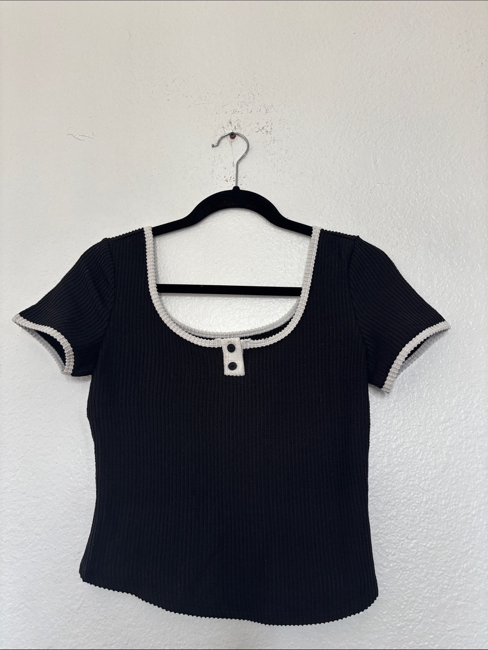 Black Ribbed Short Sleeve Top with Contrast Trim size M